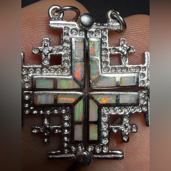 Silver Jerusalem Cross that opens to necklace - Picture 15 of 15
